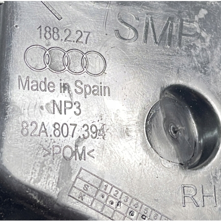~ AUDI A1 II ŚLIZG ZDERZAKA PRAWY TYŁ 82A807394