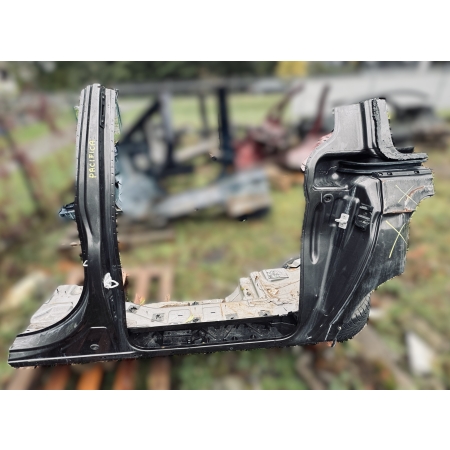 CHRYSLER PACIFICA II 2016 -  PRÓG SŁUPEK LEWY TYŁ