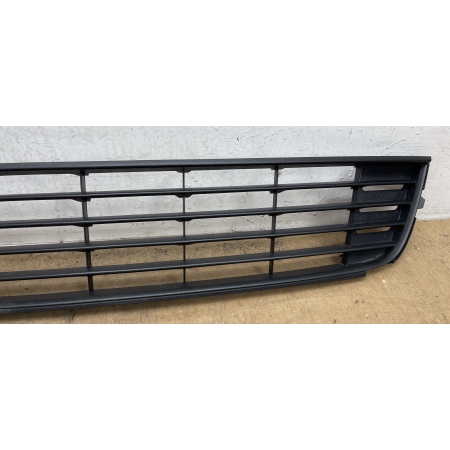 VW TOURAN I 1T ATRAPA ZDERZAKA KRATKA ŚRODKOWA PRZÓD 1T0853677C