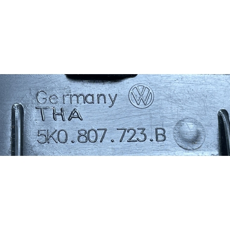 VW GOLF VI 6 5K HB ŚLIZG ZDERZAKA MOCOWANIE LEWY PRZÓD 5K0807723B