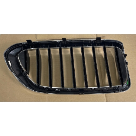 BMW 6 G32 ATRAPA GRILL NERKA LEWA 7412421