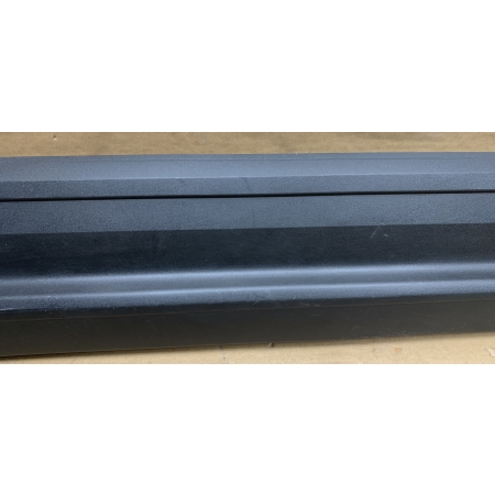 L40 OPEL GRANDLAND II 2024 - PRAWA LISTWA DRZWI PRZÓD 9847689580