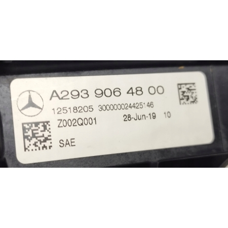 MERCEDES EQC N293 LAMPA BLENDA ŚRODKOWA PRZÓD LED A2939064800