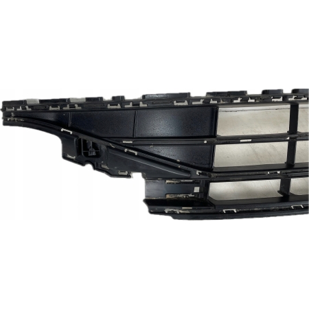 VW PASSAT B8 LIFT 2020 - USA KRATKA ŚRODKOWA ZDERZAKA PRZÓD 3G0853677AA