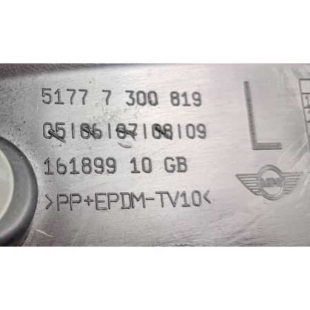 MINI F55 LISTWA BŁOTNIKA LEWA PRZÓD 7300819