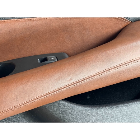 O2 CADILLAC ESCALADE IV 2014 -  BOCZEK DRZWI PRAWY TYŁ 23331052