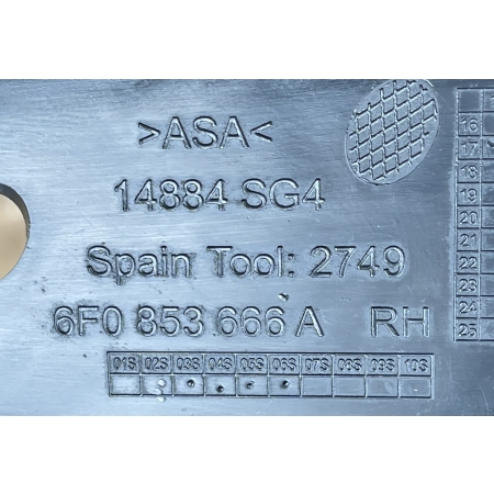 SEAT IBIZA V 2016 - KRATKA PRAWA ZDERZAKA PRZÓD 6F0853666A