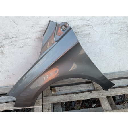 MERCEDES B-KLASA W246 BŁOTNIK PRZÓD LEWY PRZEDNIU A246881010