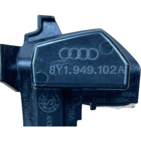 AUDI A3 8Y 2020 - KIERUNKOWSKAZ LUSTERKA PRAWY 8Y1949102A