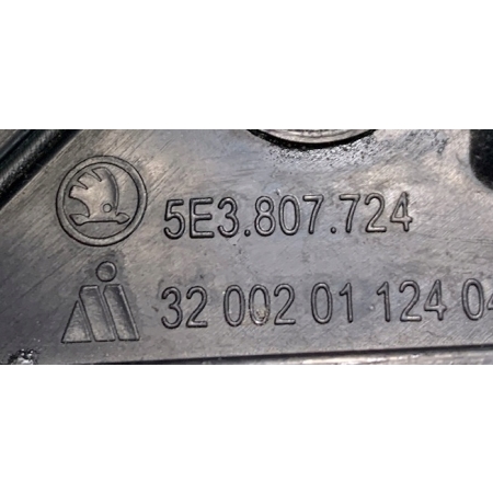 WSPORNIK ŚLIZG UCHWYT ATRAPY PRAWY SKODA OCTAVIA IV 4 5E3807724