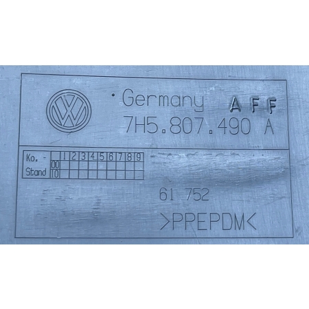 VW T5 2003 - KRATKA PRAWA ZDERZAKA PRZÓD 7H5807490A