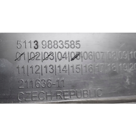 BMW X1 U11 PODKŁADKA TABLICY REJESTRACYJNEJ PRZÓD 9883585