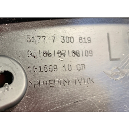 MINI F55 LISTWA BŁOTNIKA LEWA PRZÓD 7300819