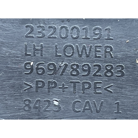 O2 CADILLAC ESCALADE IV 2014 -  ODPROWADZENIE WODY LEWE TYŁ DOLNE 23200191