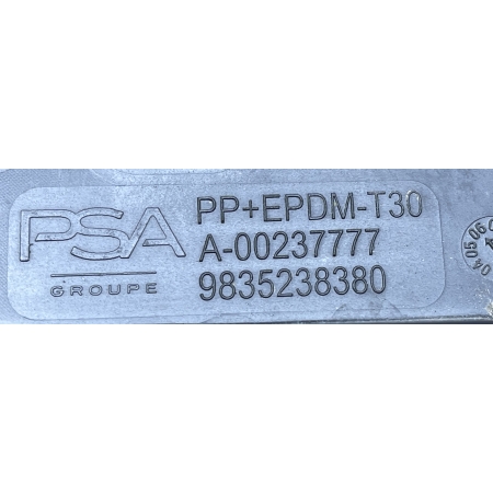 OPEL MOKKA II B  ŚLIZG MOCOWANIE ZDERZAKA TYŁ  ŚRODKOWY 9835238380