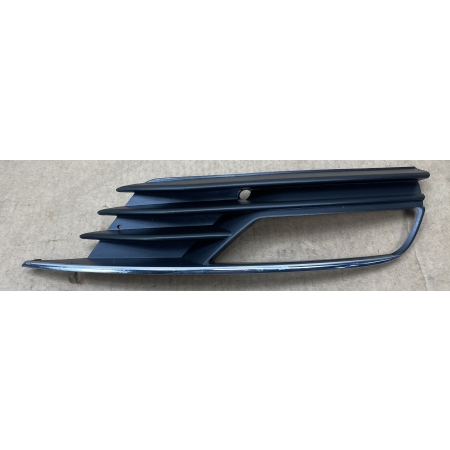 AUDI A3 8V SEDAN 2012 - PRAWA KRATKA ZDERZAKA PRZÓD 8V5807682A