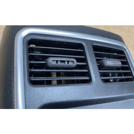 P5 DODGE CHARGER 2017 KRATKI NAWIEWU TYŁ TYLNE USB AN08029TRM003