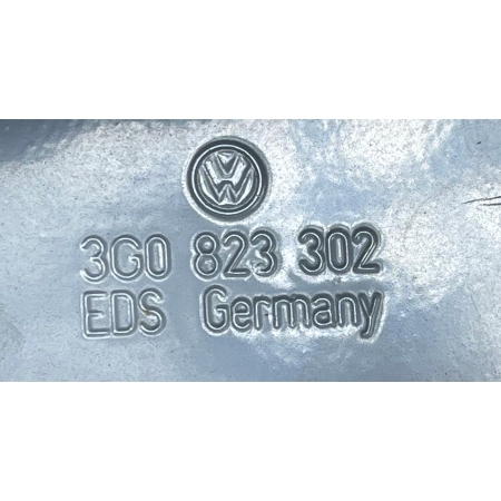 VW PASSAT B8 ZAWIAS MASKI POKRYWY SILNIKA PRAWY 3G0823302