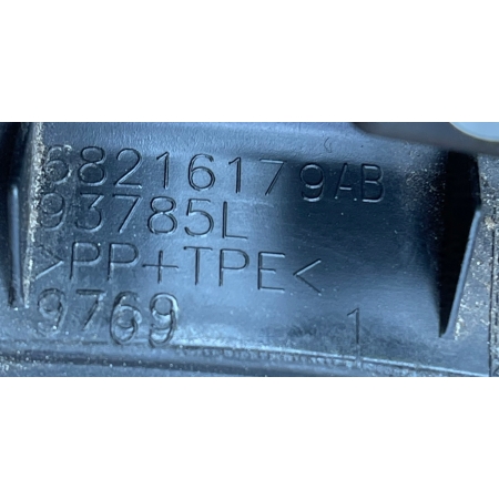 P7 DODGE CHARGER 2018 ZAŚLEPKA OSŁONA LEWA BAGAŻNIKA 68216179AB