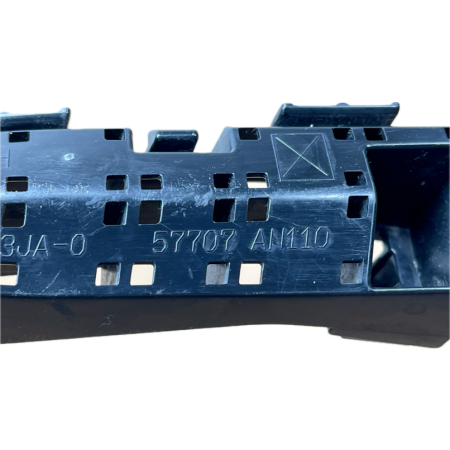 SUBARU OUTBACK VI 6 2020 - ŚLIZG MOCOWANIE ZDERZAKA LEWY PRZÓD 57707-AN110