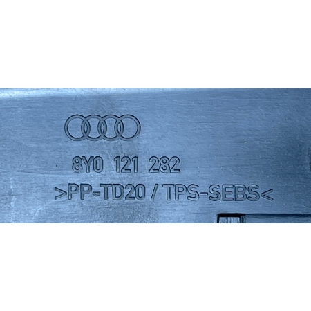 AUDI A3 8Y KIEROWNICA POWIETRZA GÓRNA 8Y0121282
