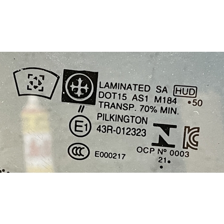 O2 CADILLAC ESCALADE IV 2014 - SZYBA CZOŁOWA PRZEDNIA