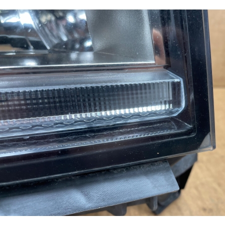 P8 GMC YUKON XL DENALI IV 2015 - LAMPA PRZÓD PRAWA XENON KOMPLETNA 84564096
