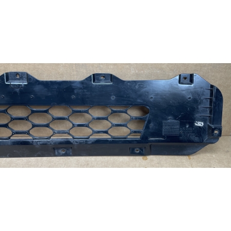 IVECO EUROCARGO 2016 -  ATRAPA KRATKA ZDERZAKA PRZÓD ŚRODKOWA 5801690084