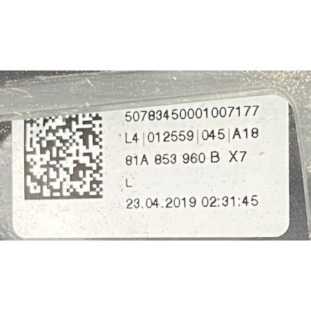 LISTWA DRZWI PRAWA PRZÓD AUDI Q2 81A853960B