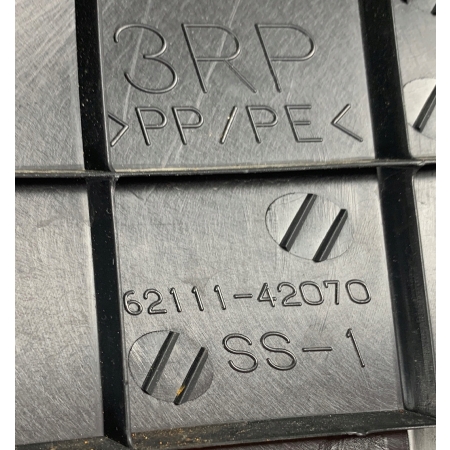 P4 TOYOTA RAV4 V 5 2020 - OSŁONA SŁUPKA PROGU PRAWA DOLNA 62111-42070