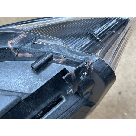 FORD FIESTA MK8 LIFT CZARNA LEWA LAMPA  PRZÓD PRZEDNIA L1BB-13E014-NB