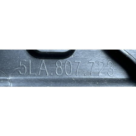 SKODA ENYAQ IV 2020 - ŚLIZG WZMOCNIENIE GRILLA ZDERZAKA PRZÓD 5LA807723