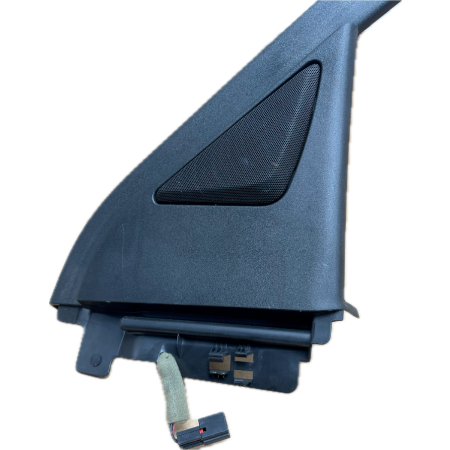 O2 CADILLAC ESCALADE IV 2014 - PRAWA PRZÓD RAMKA USZCZELKA DRZWI 23447343