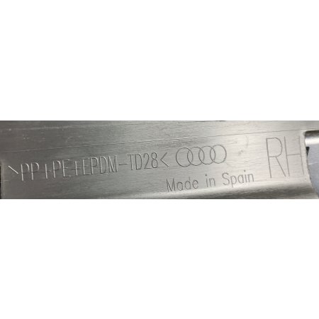 LISTWA DRZWI PRAWA PRZÓD AUDI Q3 LIFT