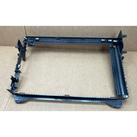JAGUAR XE X760 XF X260 OBUDOWA RAMKA CHŁODNIC GX73-8B588-CL