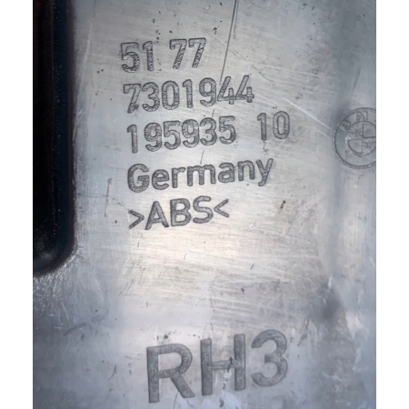 ŚLIZG MOCOWANIE PROGU PRAWY BMW 2 F45 7301944 RH3