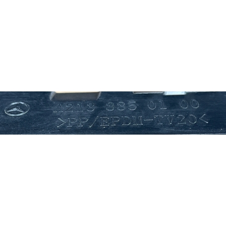 MERCEDES E-KLASA W213 KRATKA ŚRODKOWA ZDERZAKA PRZÓD A2138850100