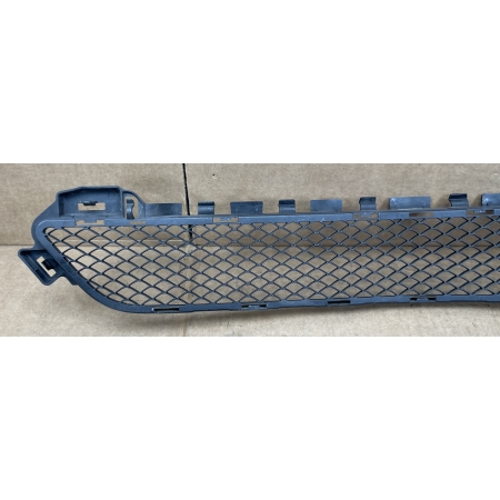 # MERCEDES C-KLASA W205 KRATKA ZDERZAKA ŚRODKOWA PRZÓD PRZEDNIA A2058850423