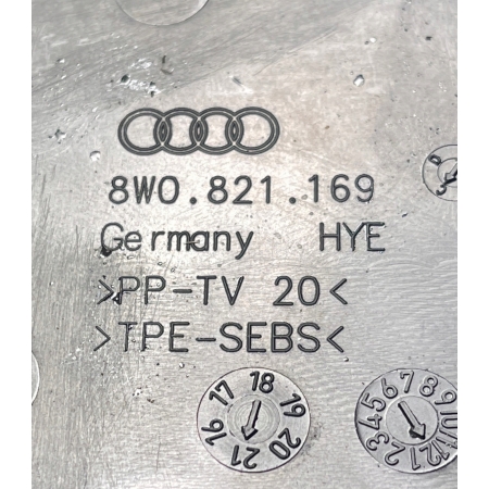 AUDI A4 B9 LEWE WYGŁUSZENIE BŁOTNIKA 8W0821169