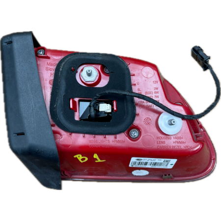 B1 PORSCHE MACAN S 2015 LAMPA PRAWA TYŁ TYLNA USA  95B945094G