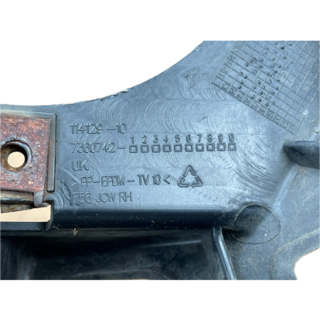 MINI F55 F56 F57 JCW ŚLIZG MOCOWANIE ZDERZAKA PRAWE PRZÓD 7360742