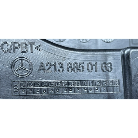 MERCEDES E-KLASA W213 SEDAN ŚLIZG LEWY ZDERZAKA TYŁ A2138850163