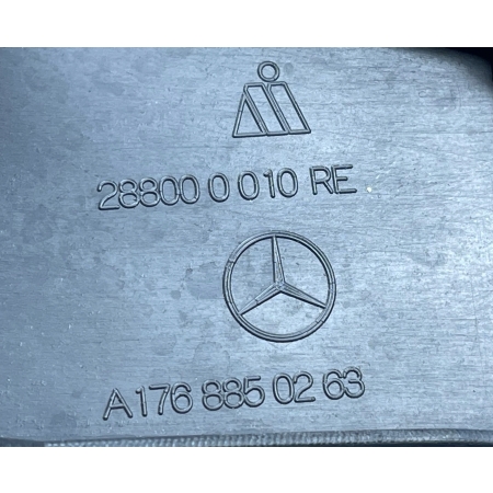 MERCEDES A-KLASA W176 LIFT ŚLIZG ZDERZAKA PRAWY PRZÓD MOCOWANIE A1768850263