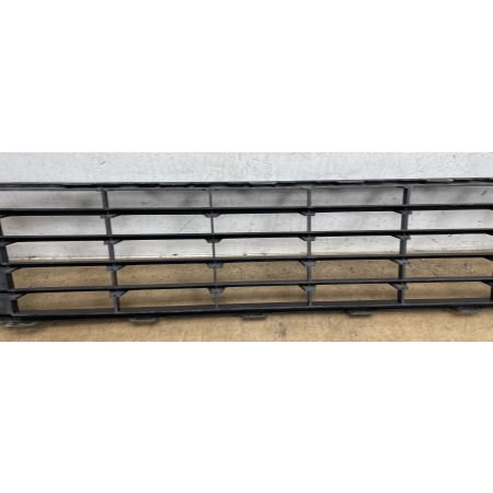 VW TOURAN I 1T ATRAPA ZDERZAKA KRATKA ŚRODKOWA PRZÓD 1T0853677C