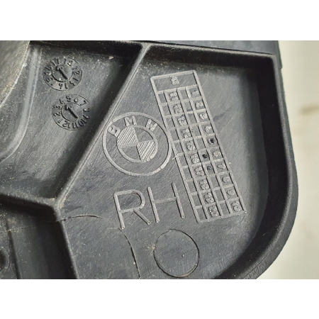 BMW X5 F15 UCHWYT SPRYSKIWACZA PRAWY 7315958
