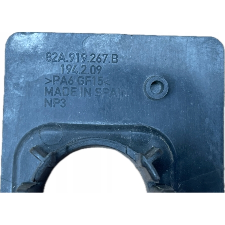 K121 AUDI A1 II 82A S-LINE MOCOWANIE KOSZYKI ZAŚLEPKA PDC PRZÓD 82A807437F