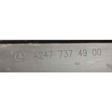 MERCEDES GLA 247 LISTWA DRZWI LEWA TYŁ A2477374900