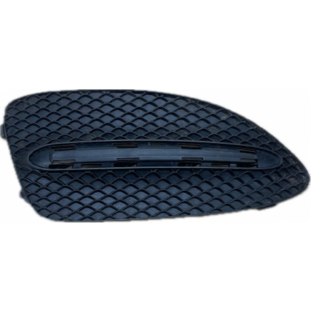 MERCEDES B-KLASA W246 LIFT KRATKA PRAWA ZDERZAKA PRZÓD A2468852822