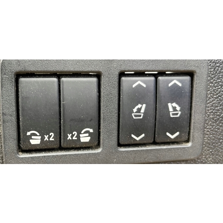 P2 CADILLAC ESCALADE IV 2014 - BOCZEK BAGAŻNIKA PRAWY TYŁ 23220868