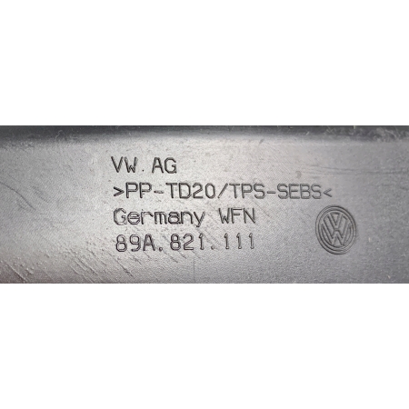 AUDI A3 8V OSŁONA BŁOTNIKA PRAWA 8V0821112C